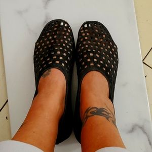 Size 9 comfy black shoes